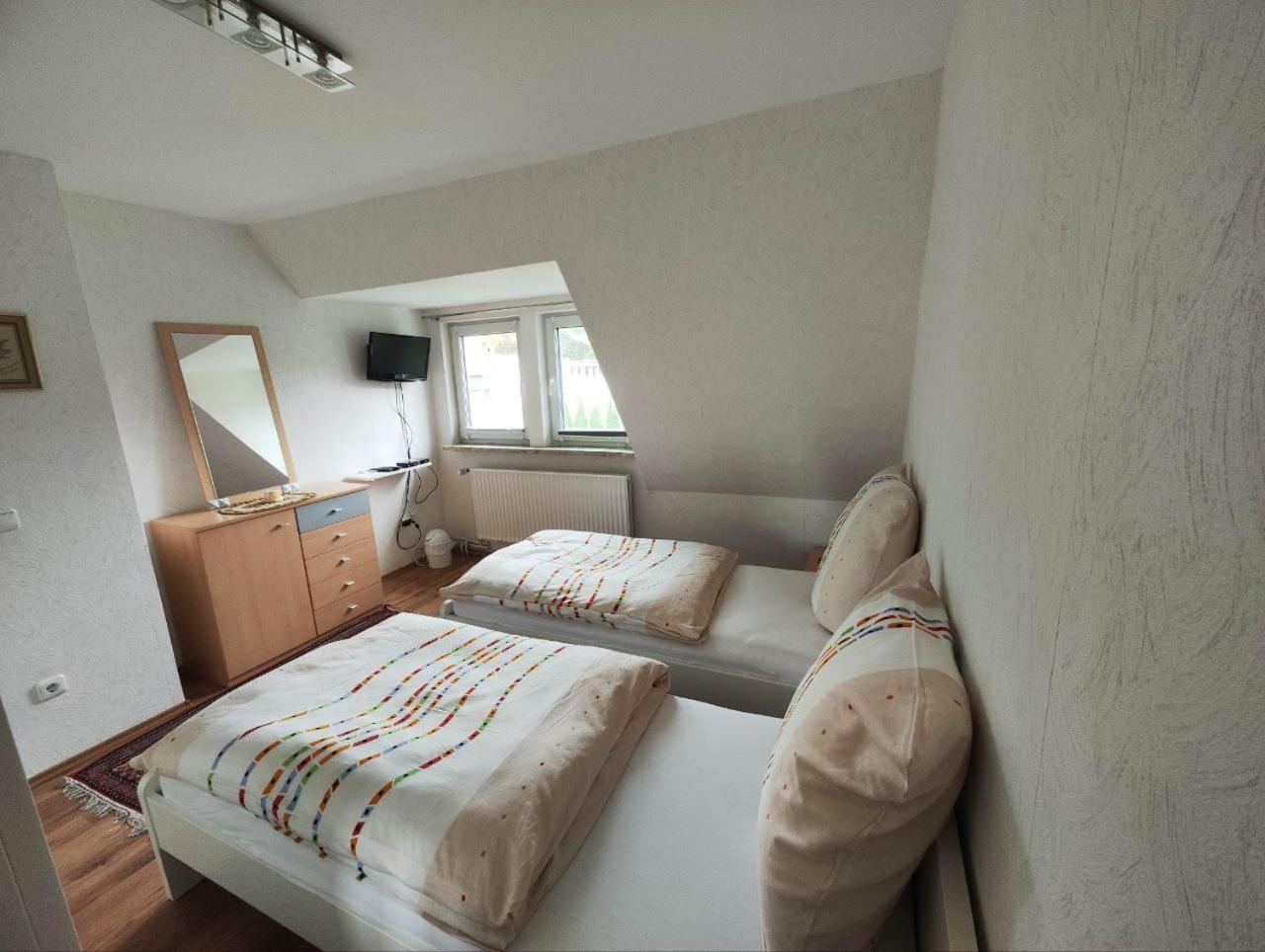 Schickes 110Qm Ferienhaus In Naehe Vw, Messe,Dez Und Orangerie คาสเซล ภายนอก รูปภาพ