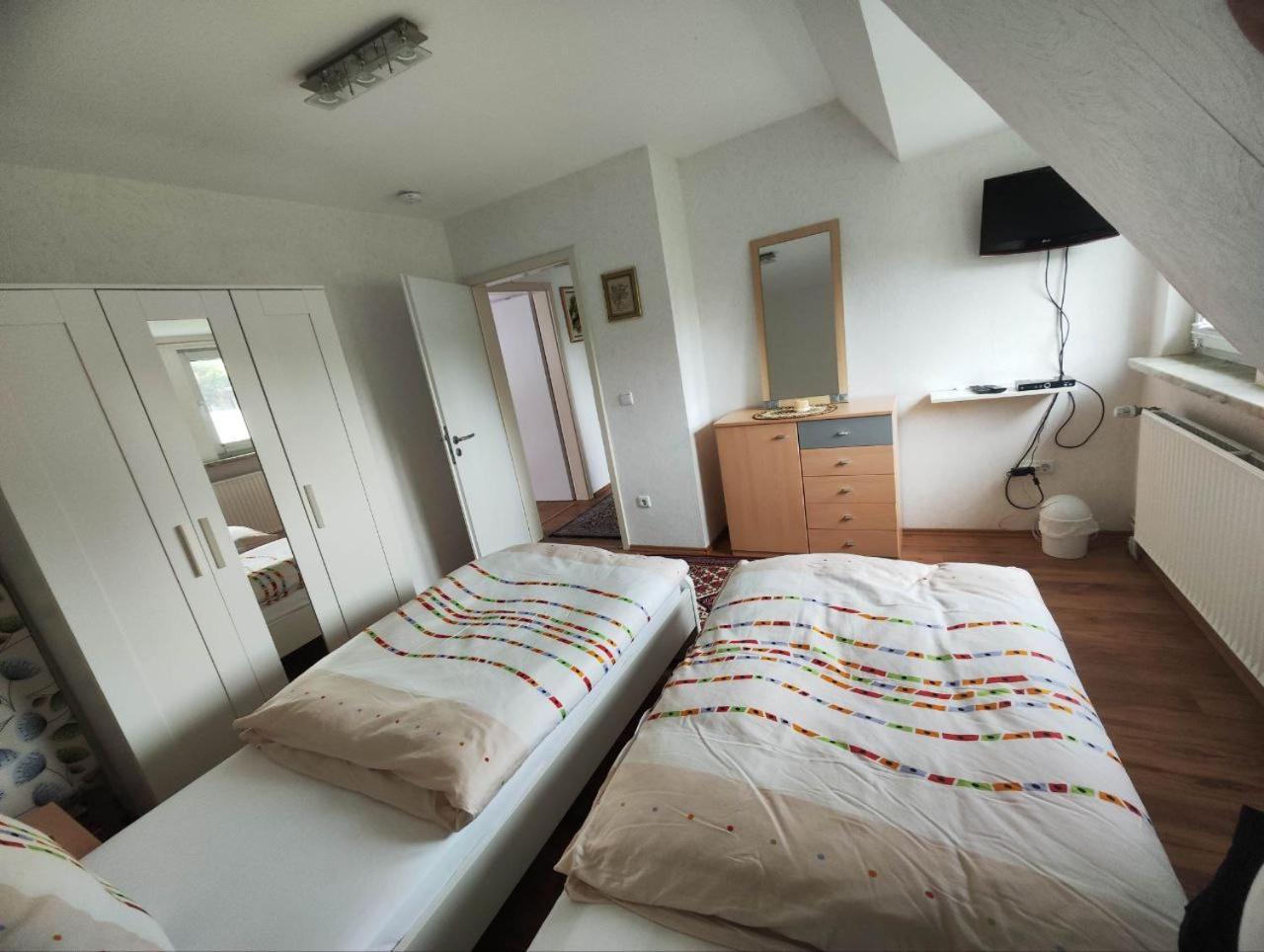 Schickes 110Qm Ferienhaus In Naehe Vw, Messe,Dez Und Orangerie คาสเซล ภายนอก รูปภาพ
